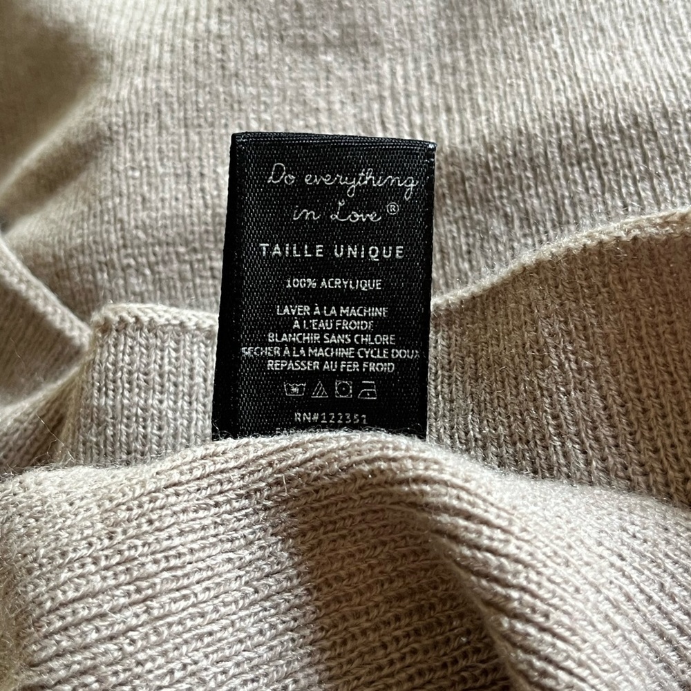 Do Everything In Love Solid Ruana With Shoulder S… - image 7